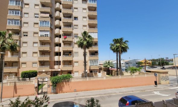 Revente - Apartment -
Torrevieja - Nueva Torrevieja