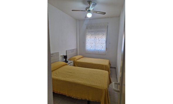 Reventa - Bungalow -
Torrevieja - Playa De Los Naufragos