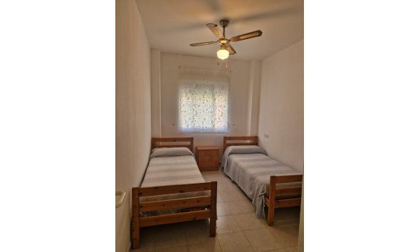 Reventa - Bungalow -
Torrevieja - Playa De Los Naufragos