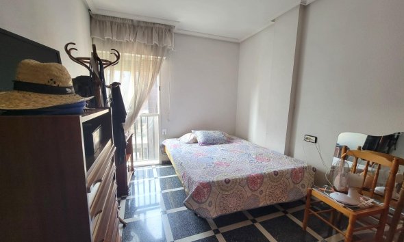 Revente - Apartment -
Torrevieja - Centro