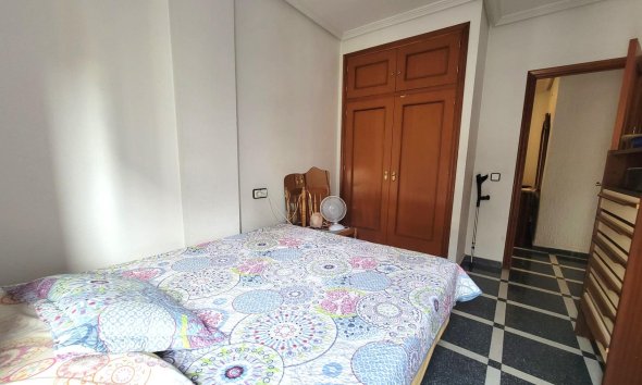 Revente - Apartment -
Torrevieja - Centro