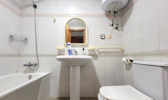 Revente - Apartment -
Torrevieja - Centro