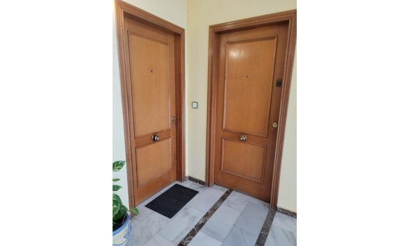 Revente - Apartment -
Torrevieja - Centro