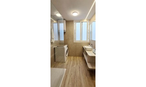 Reventa - Apartment -
Torrevieja - Centro