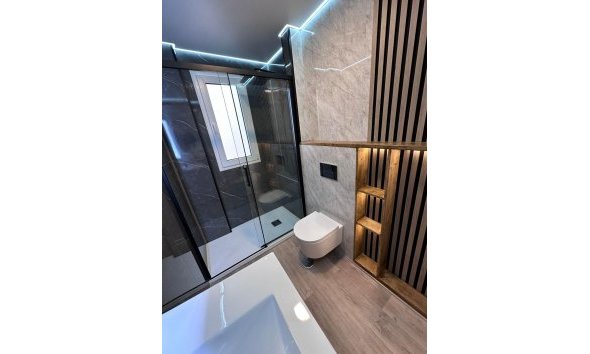 Revente - Apartment -
Torrevieja - Estacion De Autobuses