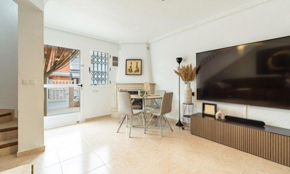 Reventa - Duplex -
Torrevieja - Playa De Los Naufragos