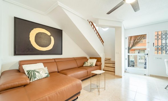 Reventa - Duplex -
Torrevieja - Playa De Los Naufragos