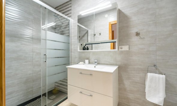 Reventa - Duplex -
Torrevieja - Playa De Los Naufragos