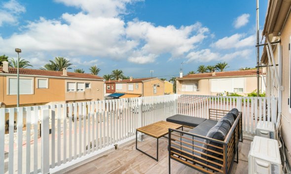 Reventa - Duplex -
Torrevieja - Playa De Los Naufragos