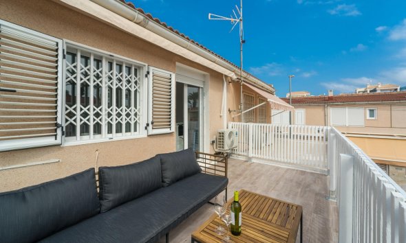 Reventa - Duplex -
Torrevieja - Playa De Los Naufragos