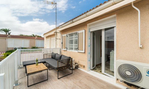 Reventa - Duplex -
Torrevieja - Playa De Los Naufragos