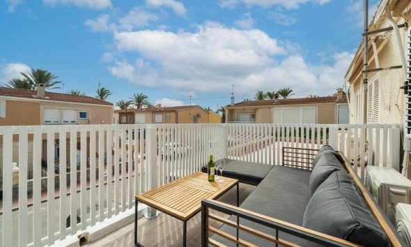 Reventa - Duplex -
Torrevieja - Playa De Los Naufragos
