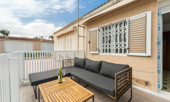 Reventa - Duplex -
Torrevieja - Playa De Los Naufragos