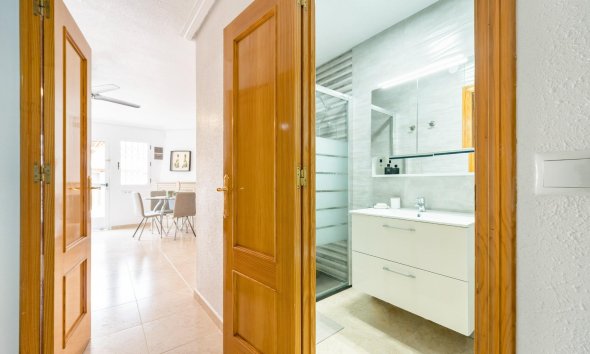 Reventa - Duplex -
Torrevieja - Playa De Los Naufragos