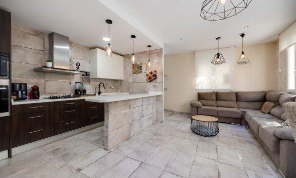 Reventa - Town House -
Torrevieja - Centro