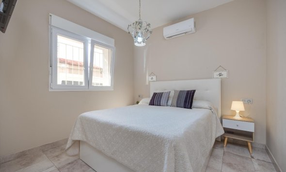 Reventa - Town House -
Torrevieja - Centro