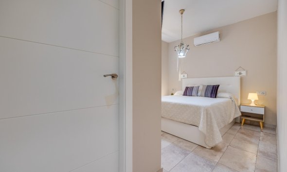Reventa - Town House -
Torrevieja - Centro