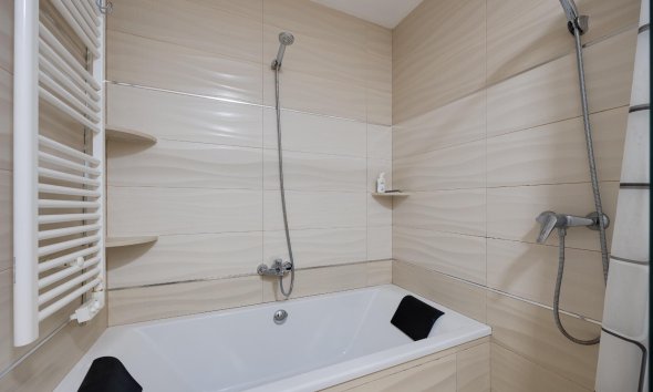 Reventa - Town House -
Torrevieja - Centro
