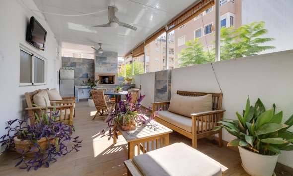 Reventa - Town House -
Torrevieja - Centro