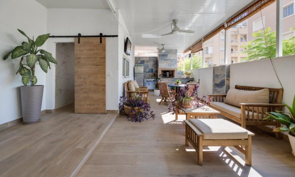 Reventa - Town House -
Torrevieja - Centro