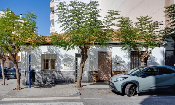 Reventa - Town House -
Torrevieja - Centro