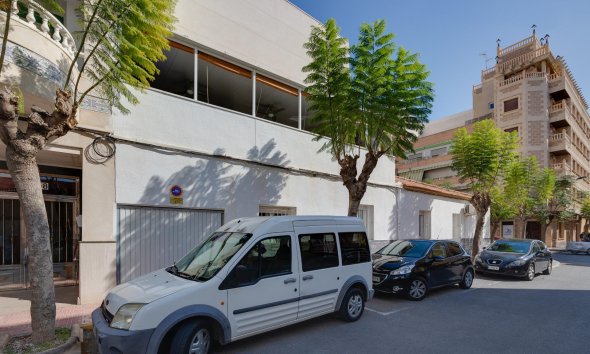 Reventa - Town House -
Torrevieja - Centro