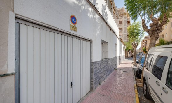 Reventa - Town House -
Torrevieja - Centro