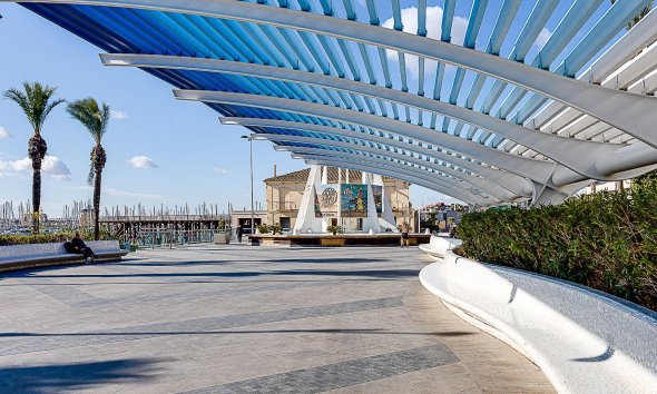 Reventa - Town House -
Torrevieja - Centro