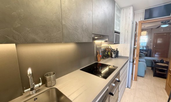 Reventa - Semi Detached -
Torrevieja - El Limonar