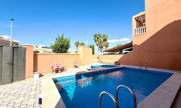 Reventa - Semi Detached -
Torrevieja - El Limonar